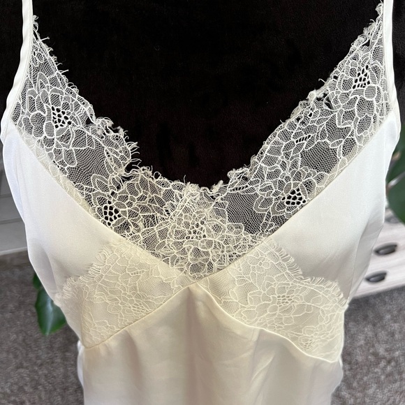 Forever 21 Cream Lace Camisole Top - Picture 1 of 7